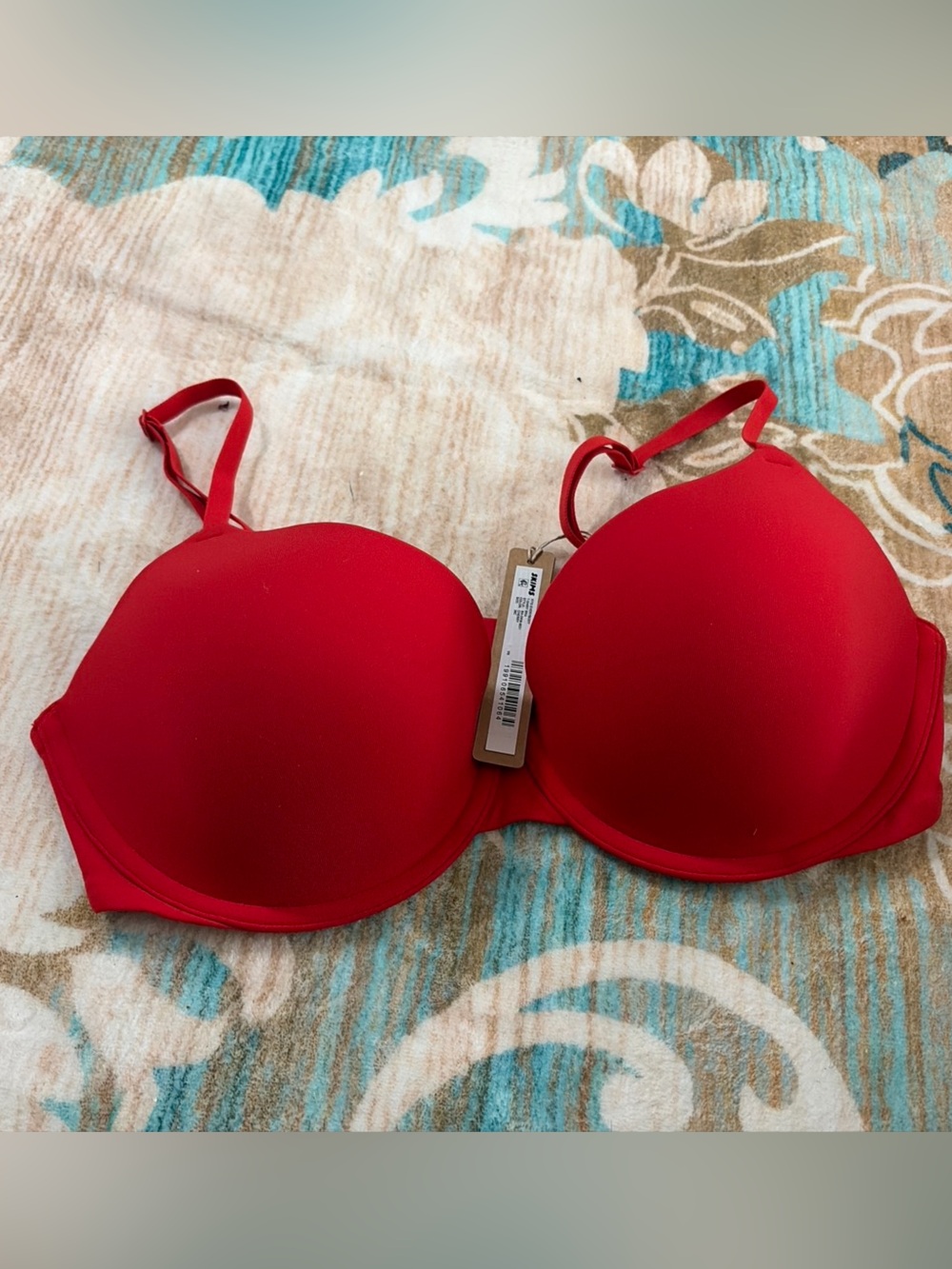 Skims fits everybody  T-Shirt Bra size 36c cherry nwt